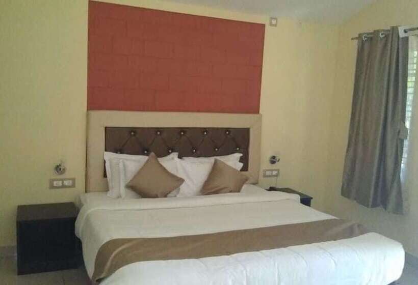 Отель Hoysala Resort