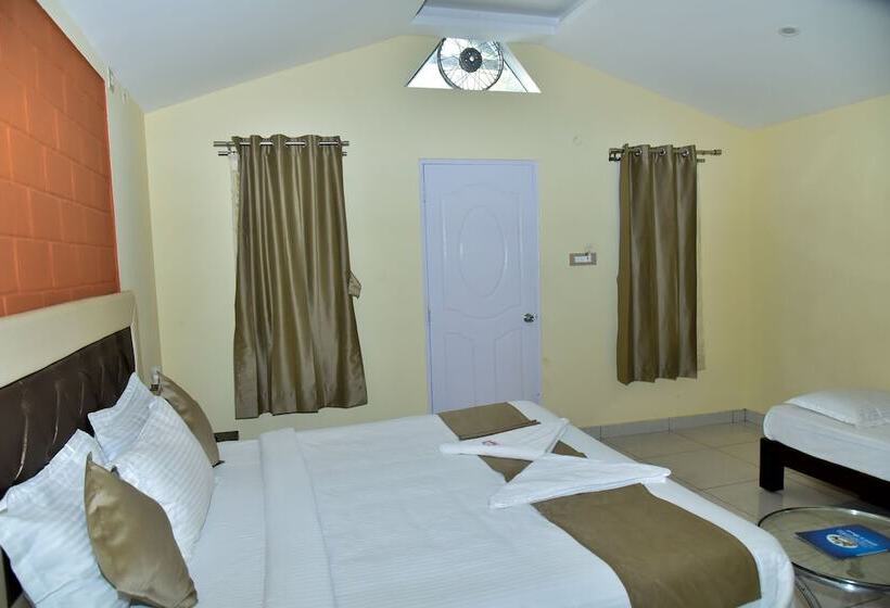 Отель Hoysala Resort