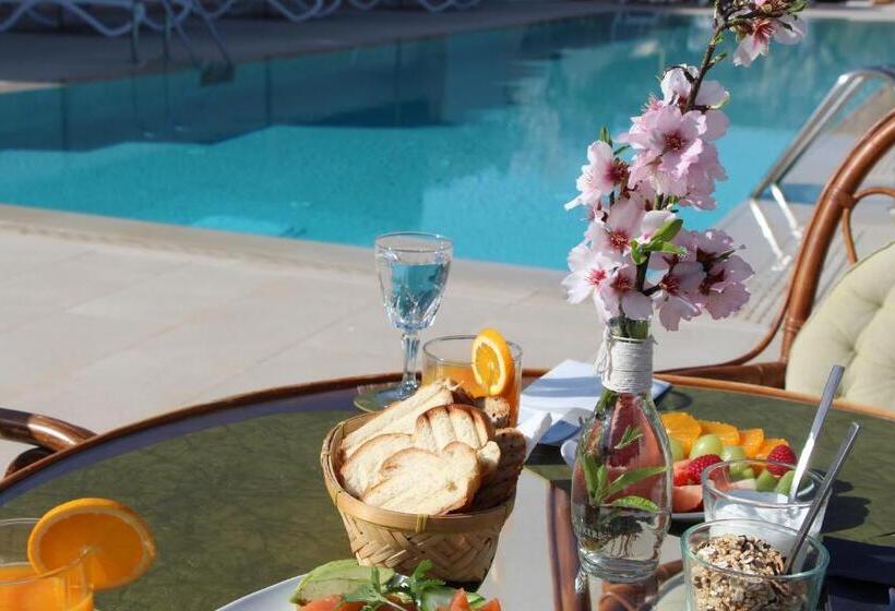 M A S L A P A U Country Hotel Adults Only