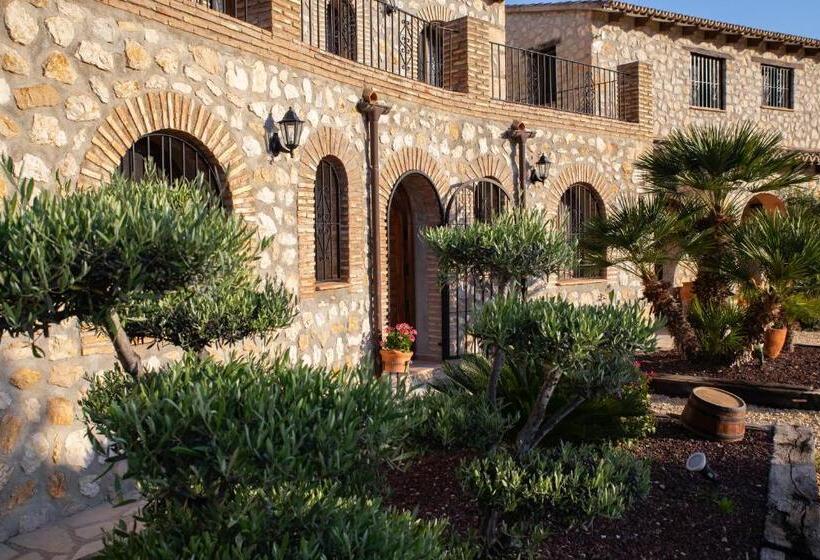 M A S L A P A U Country Hotel Adults Only