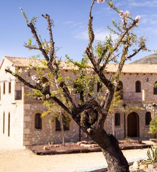 M A S L A P A U Country Hotel Adults Only