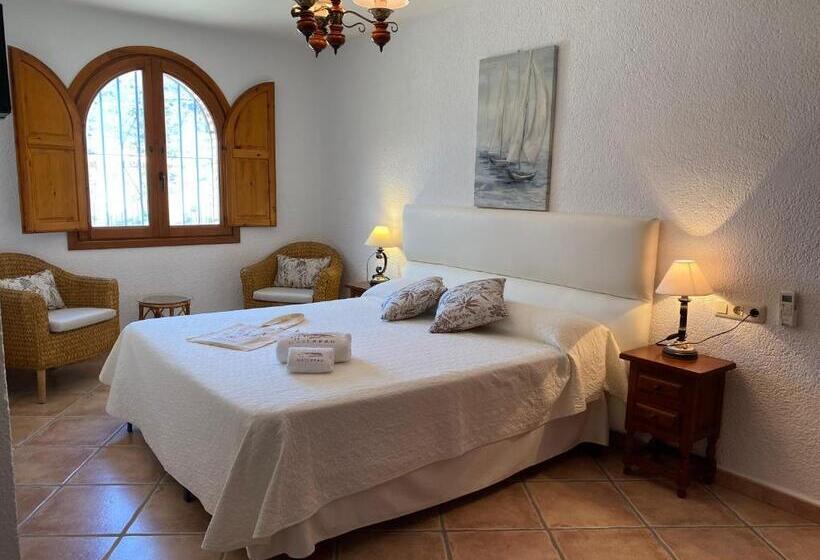 M A S L A P A U Country Hotel Adults Only