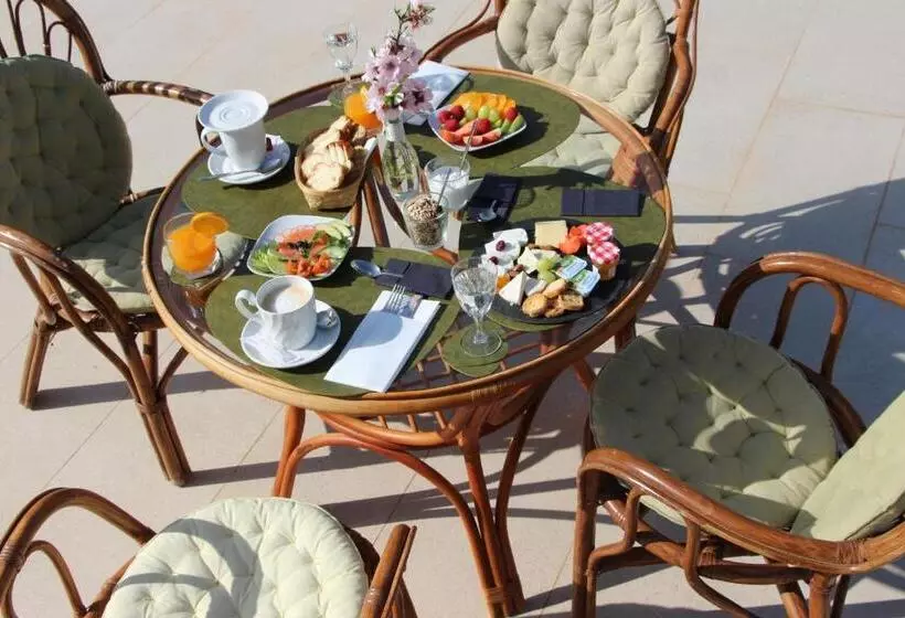 M A S L A P A U Country Hotel   Adults Only