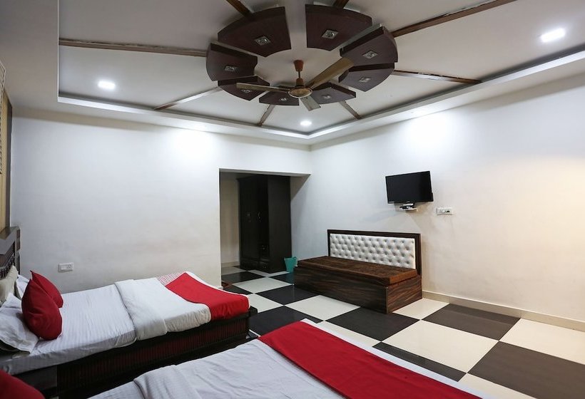 ホテル Oyo 39932 Sibbal Farms