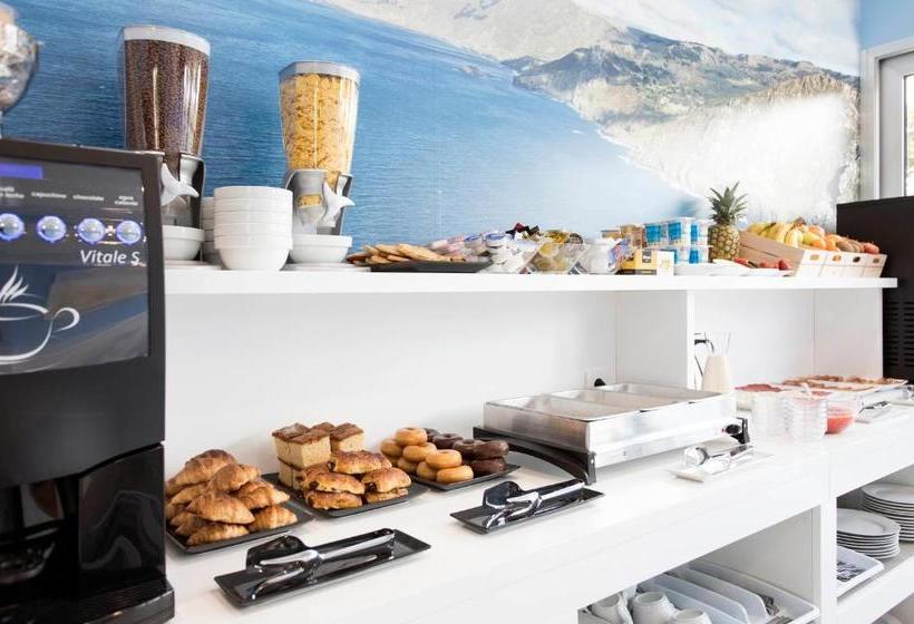 پانسیون Hostal Praia Madalena