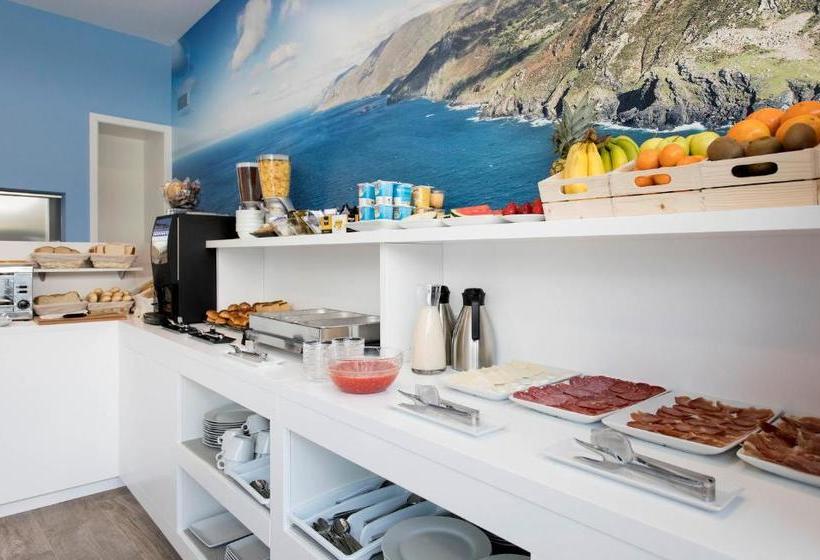 پانسیون Hostal Praia Madalena