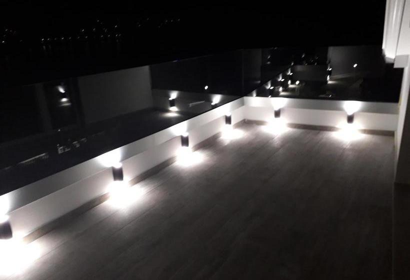 پانسیون Hostal Praia Madalena