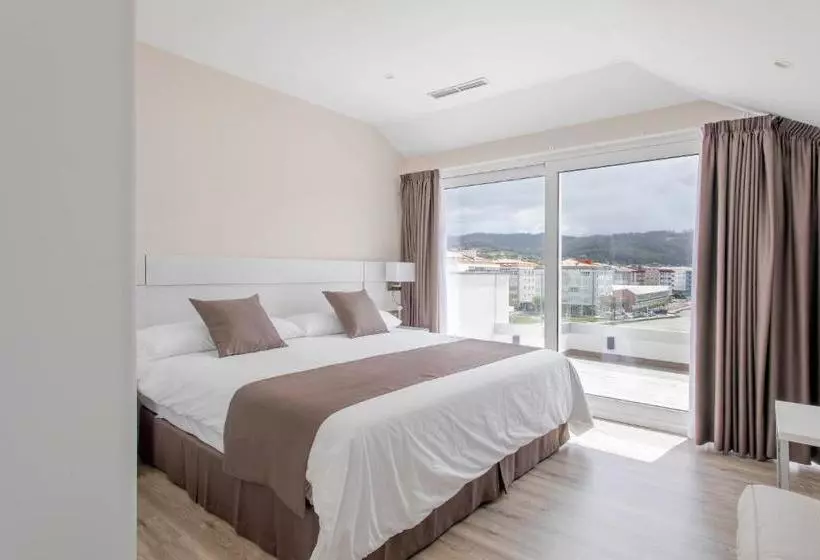 ペンション Hostal Praia Madalena