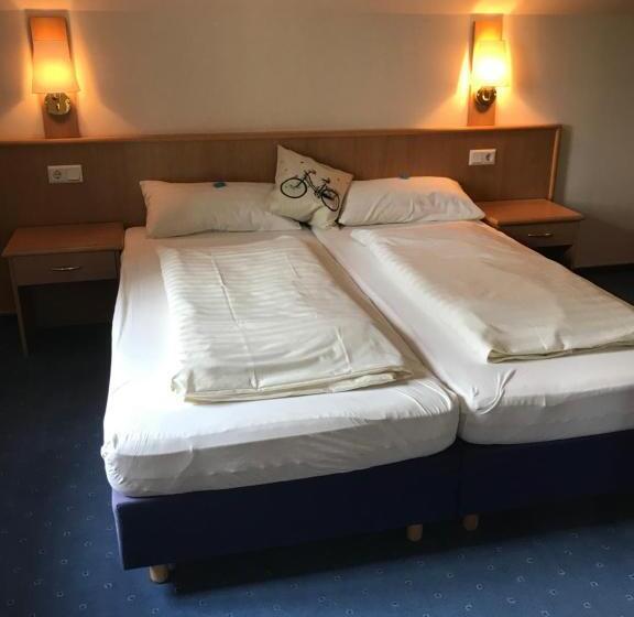 호텔 Gästehaus & Café Leeze