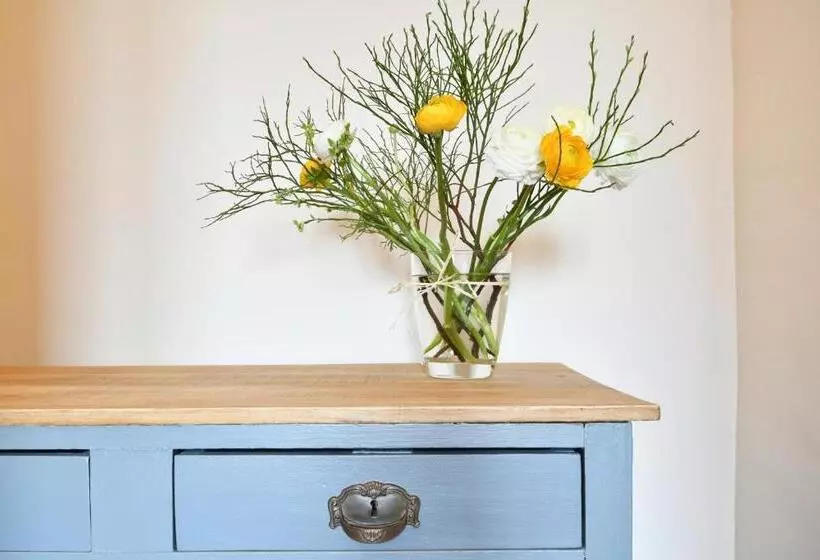 Hotelli Gästehaus & Café Leeze