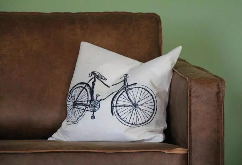 Hotelli Gästehaus & Café Leeze