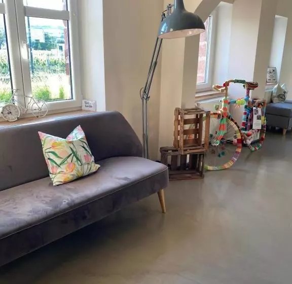 Hotelli Gästehaus & Café Leeze