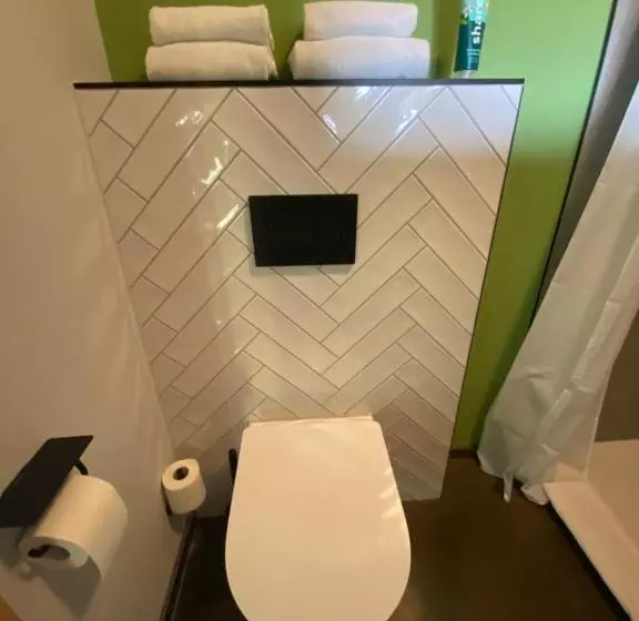 Hotelli Gästehaus & Café Leeze