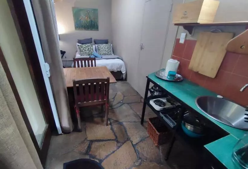 ベッドアンドブレックファースト Garden Apartments