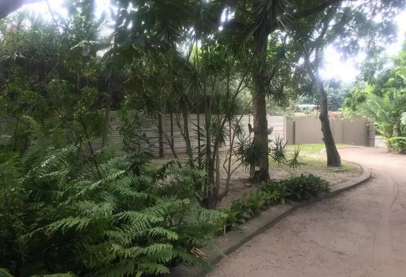 ベッドアンドブレックファースト Garden Apartments