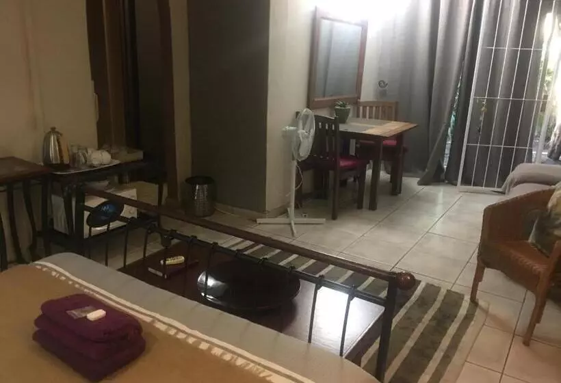 ベッドアンドブレックファースト Garden Apartments