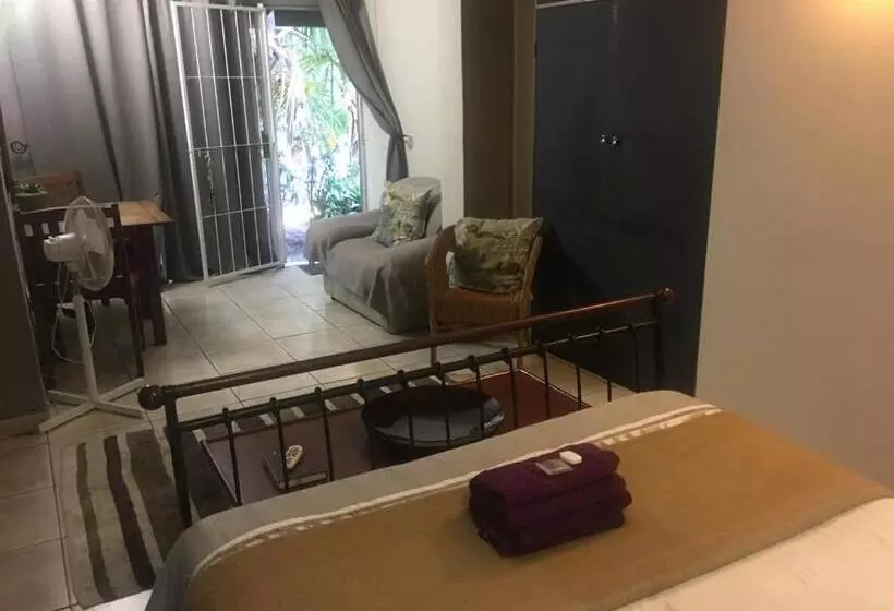 ベッドアンドブレックファースト Garden Apartments