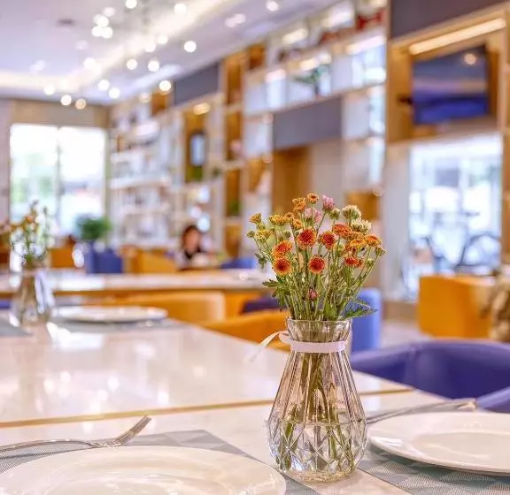 هتل Kyriad Marvelous  Yanbu International Tea City Branch