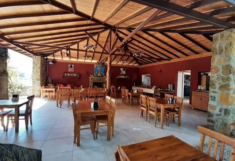 Lomakeskus Eden Bungalows And Beach