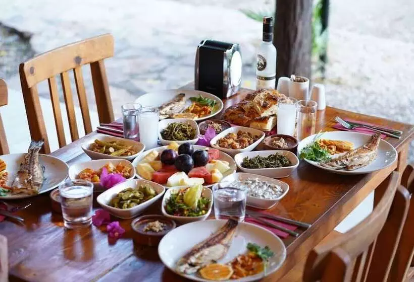 Lomakeskus Eden Bungalows And Beach