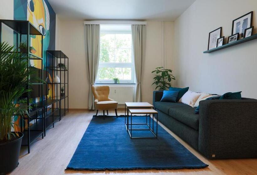 Avantgarde Apartments