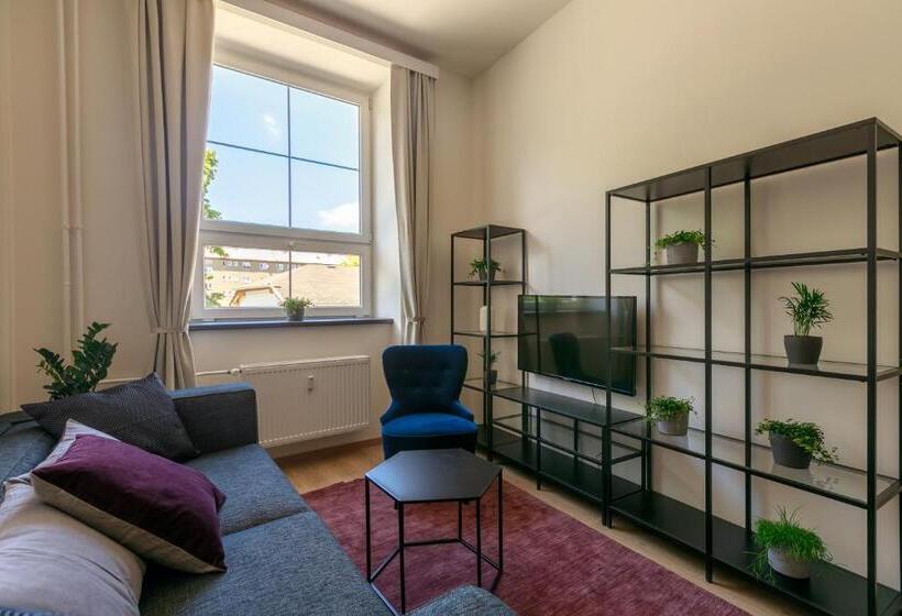 Avantgarde Apartments