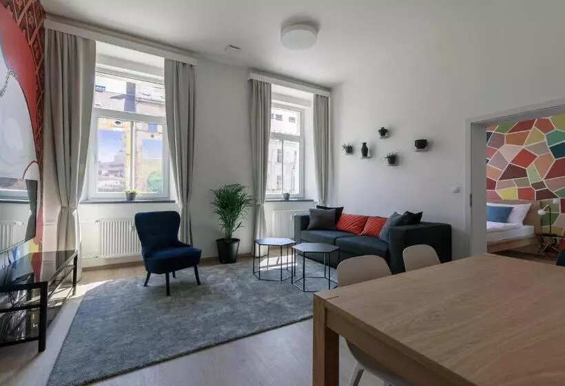 Avantgarde Apartments