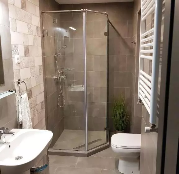 Aamiaismajoitus (B&B) Erdővarázs Panzió