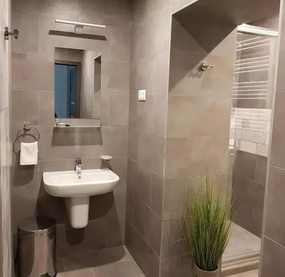 Aamiaismajoitus (B&B) Erdővarázs Panzió