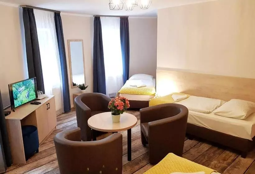 Aamiaismajoitus (B&B) Erdővarázs Panzió