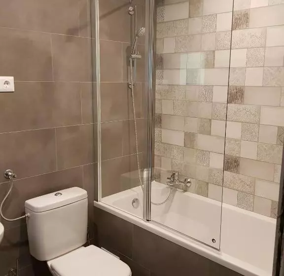 Aamiaismajoitus (B&B) Erdővarázs Panzió