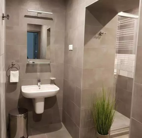 Aamiaismajoitus (B&B) Erdővarázs Panzió