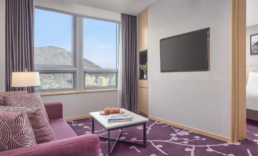 Hotel Avani Central Busan