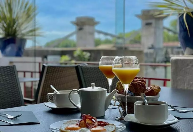 Hotelli Hôtel Les Deux Coteaux