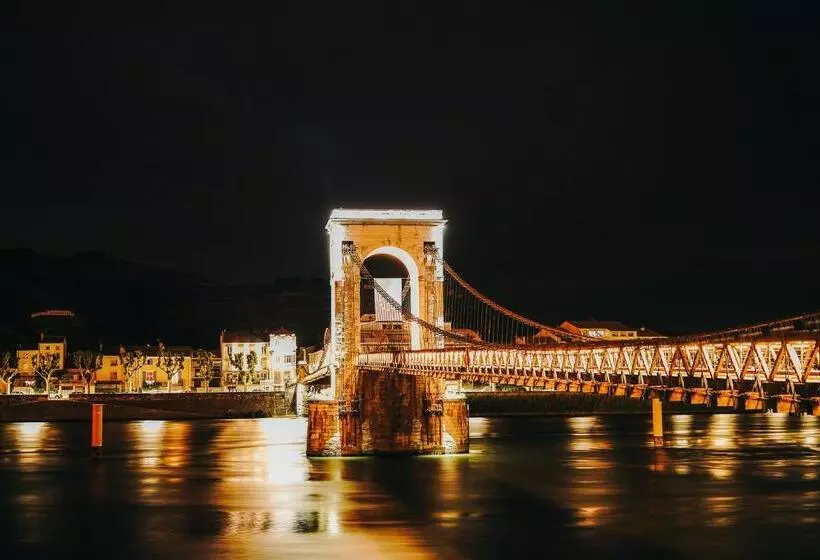 Hotelli Hôtel Les Deux Coteaux