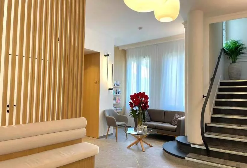 Hotelli Hôtel Les Deux Coteaux