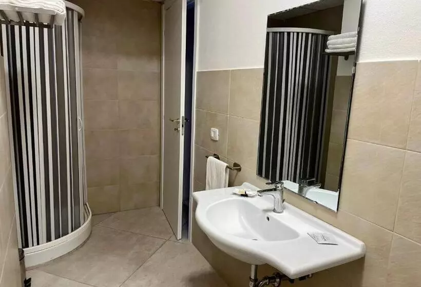 هتل Paradiso