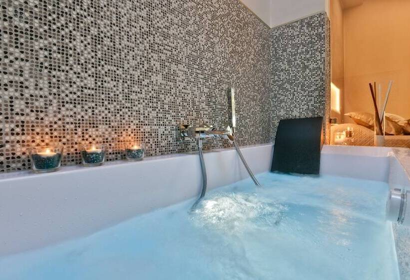 פנסיון Amnis Suites