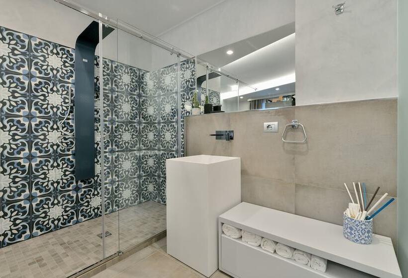 פנסיון Amnis Suites