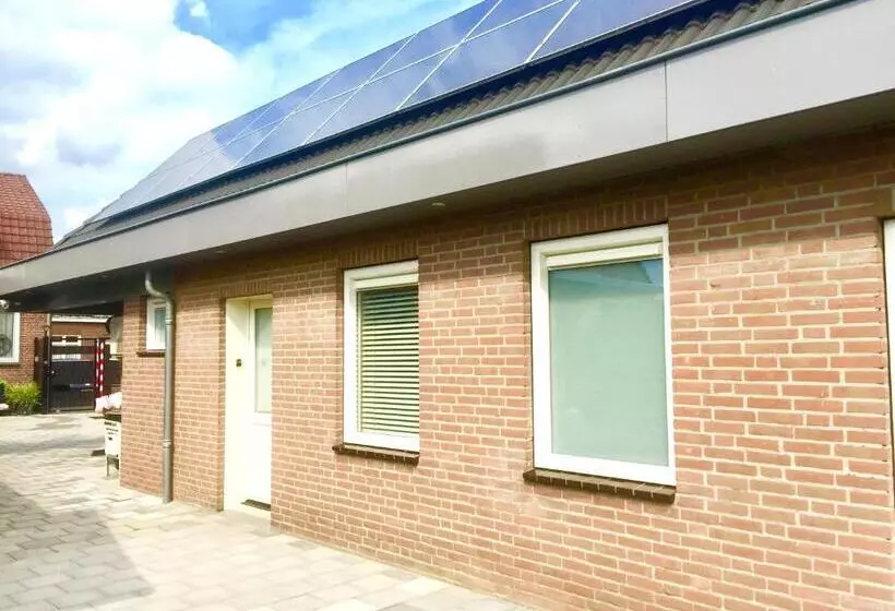 Rooi Bij De Knoptoren B&b