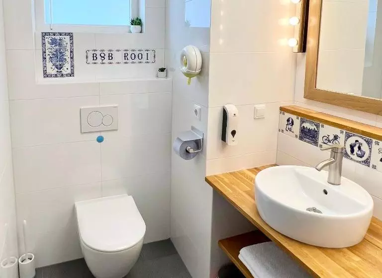 Rooi Bij De Knoptoren B&b