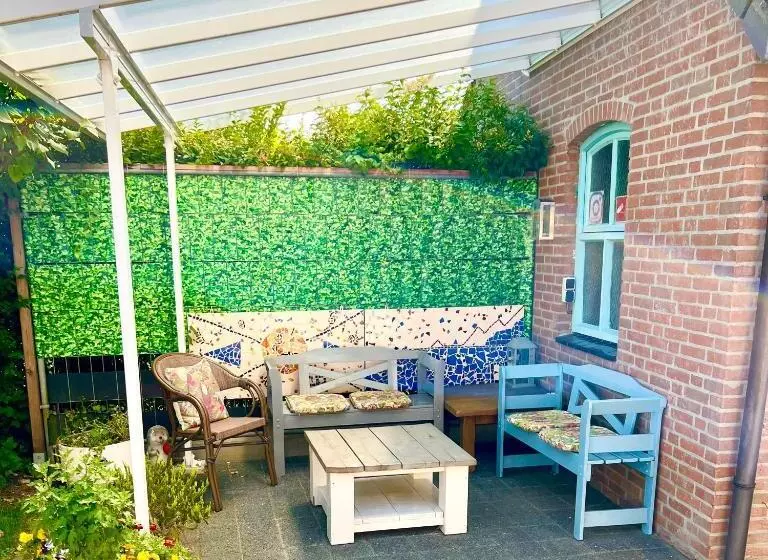 Rooi Bij De Knoptoren B&b