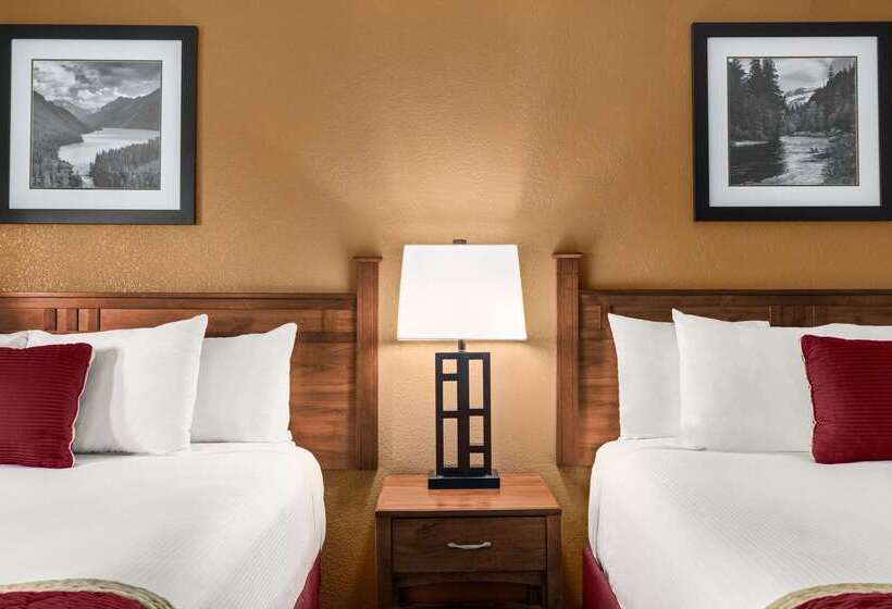 هتل Baymont By Wyndham Cortez