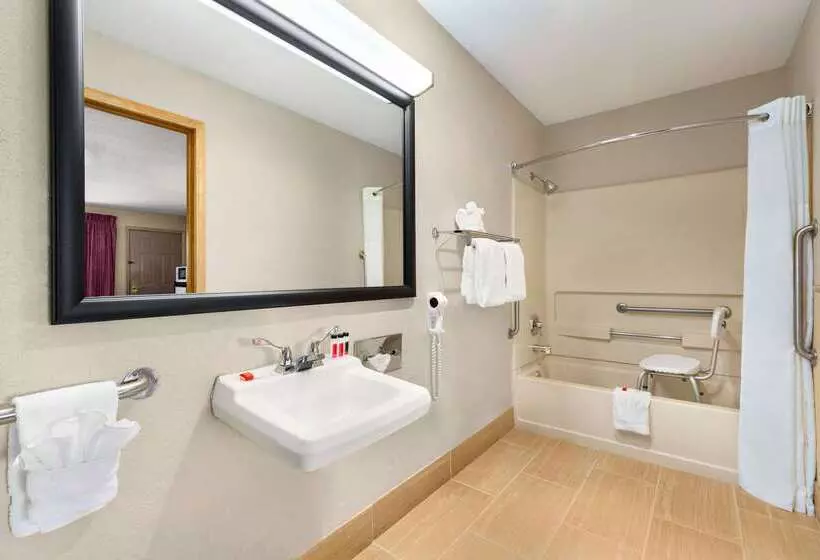 ホテル Baymont By Wyndham Cortez