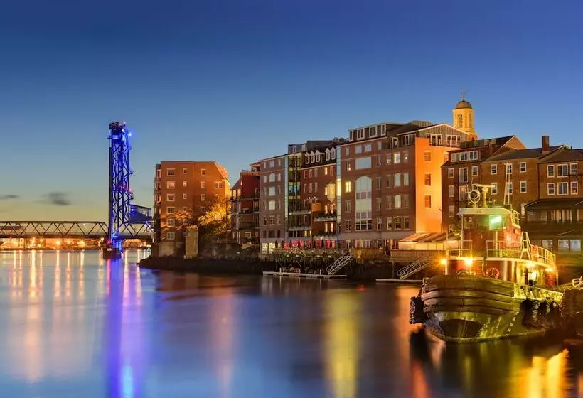 ホテル Coachman Inn