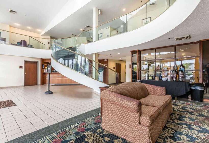 فندق Comfort Inn Cleveland Airport