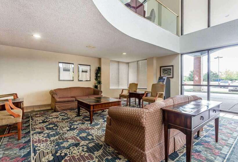 فندق Comfort Inn Cleveland Airport