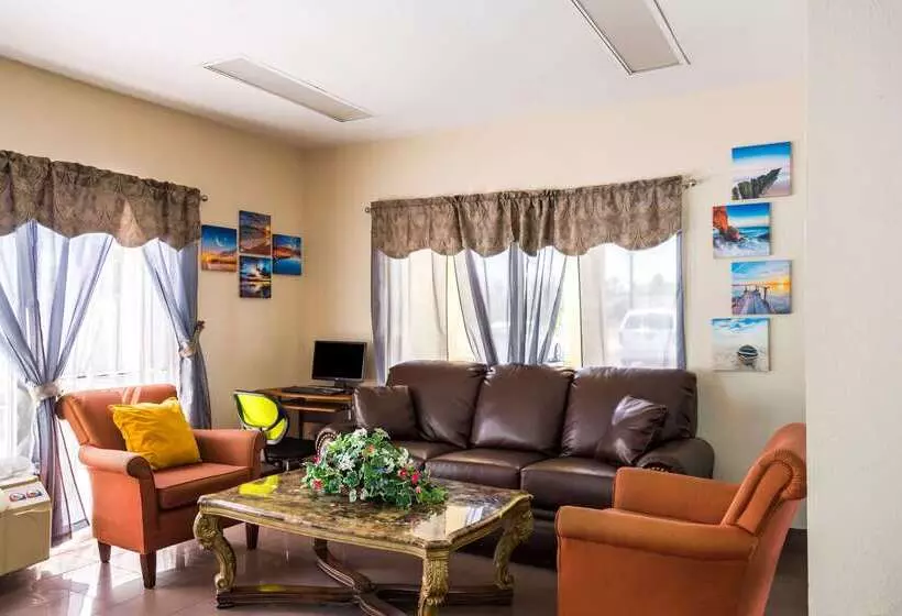 Отель Econo Lodge