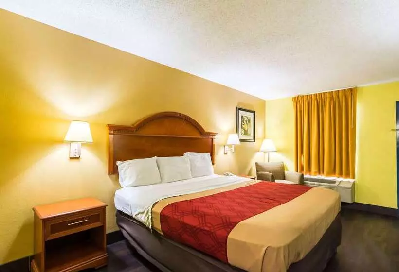 Отель Econo Lodge