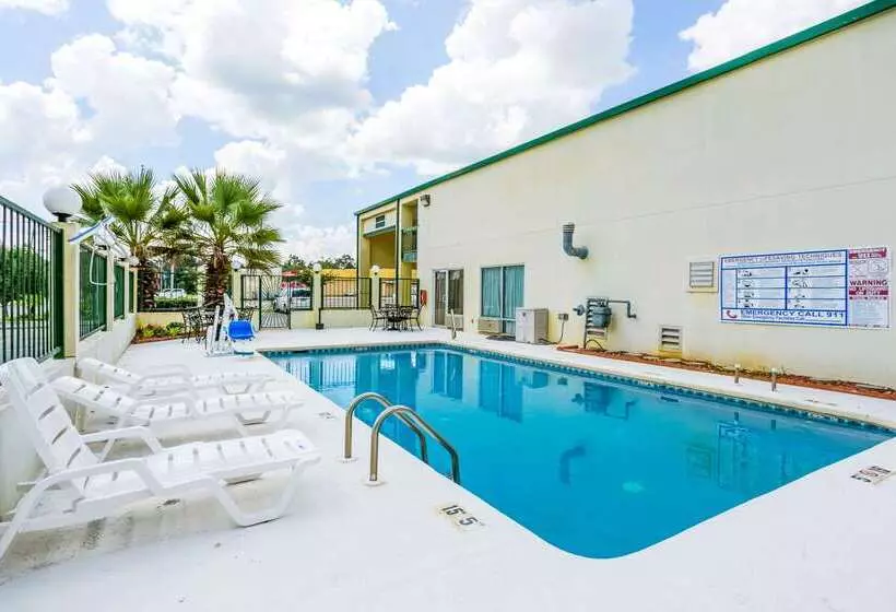 Отель Econo Lodge